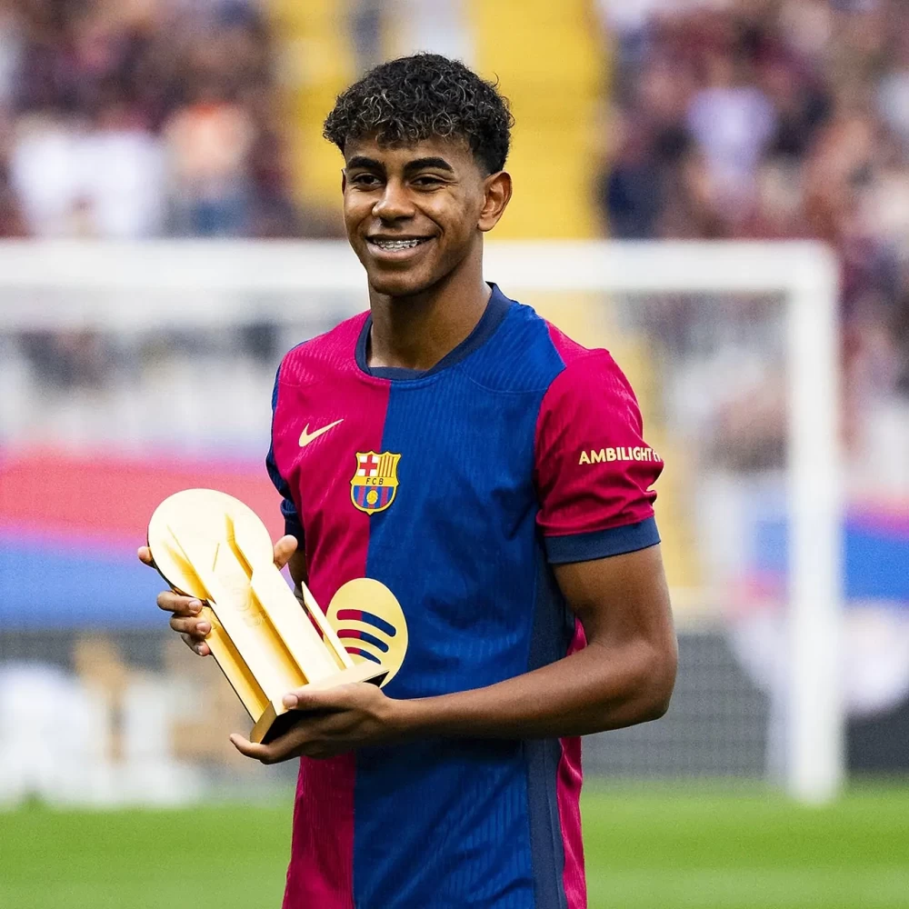 "Barselona"nın 17 yaşlı futbolçusu dünyanın ən bahalı gənc futbolçusu kimi tanınıb